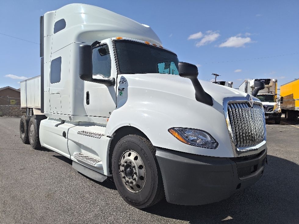 Sleeper Tractor-Heavy Duty Tractors-International-2023-LT625-El Paso-TX-721,747\n\t\tmiles-$ 44,750 - Image 1