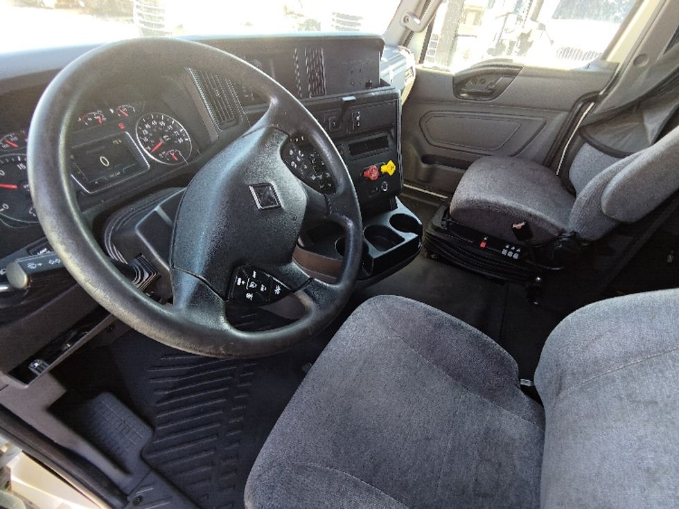 Sleeper Tractor-Heavy Duty Tractors-International-2023-LT625-El Paso-TX-721,747\n\t\tmiles-$ 44,750 - Image 10