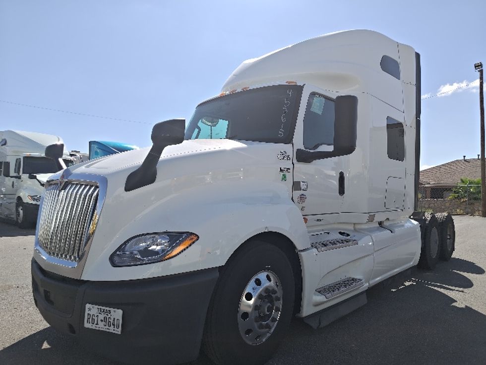 Sleeper Tractor-Heavy Duty Tractors-International-2023-LT625-El Paso-TX-721,747\n\t\tmiles-$ 44,750 - Image 3