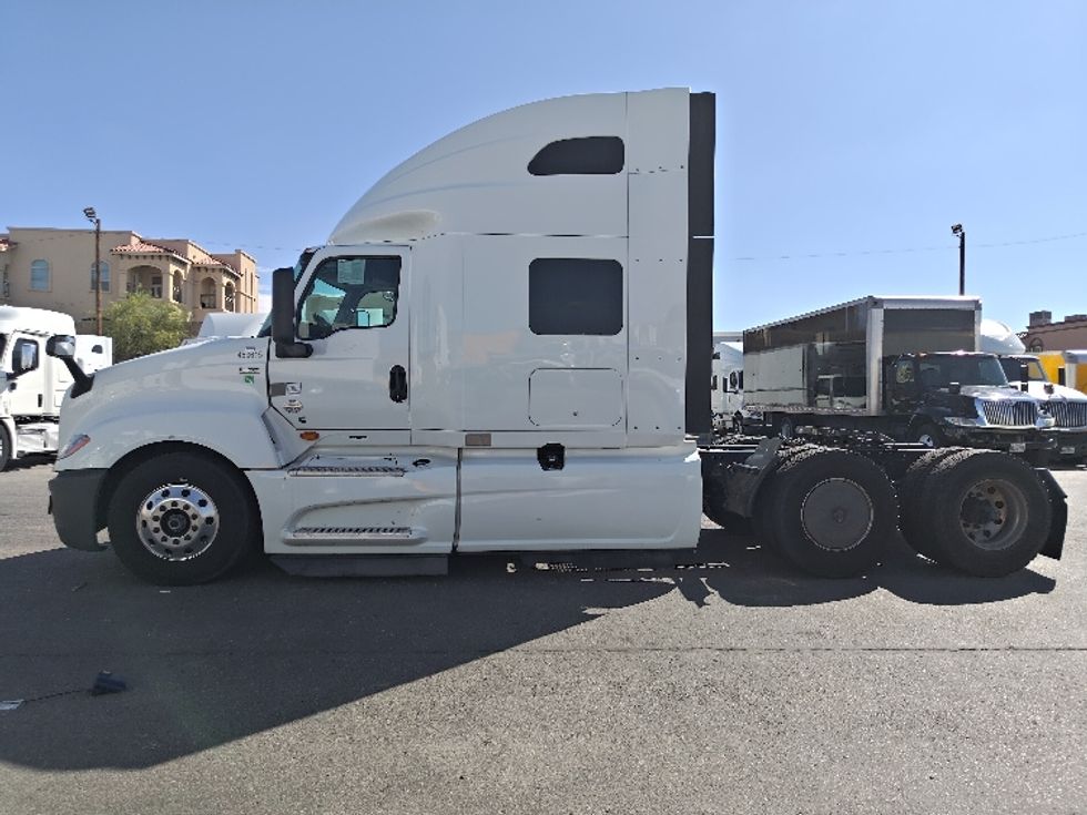 Sleeper Tractor-Heavy Duty Tractors-International-2023-LT625-El Paso-TX-721,747\n\t\tmiles-$ 44,750 - Image 4
