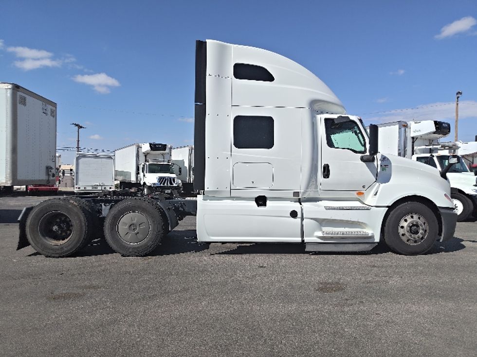 Sleeper Tractor-Heavy Duty Tractors-International-2023-LT625-El Paso-TX-721,747\n\t\tmiles-$ 44,750 - Image 8