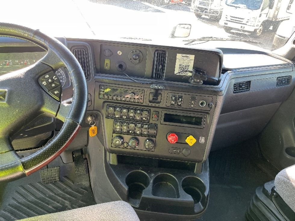 Sleeper Tractor-Heavy Duty Tractors-International-2023-LT625-El Paso-TX-798,240\n\t\tmiles-$ 34,750 - Image 12
