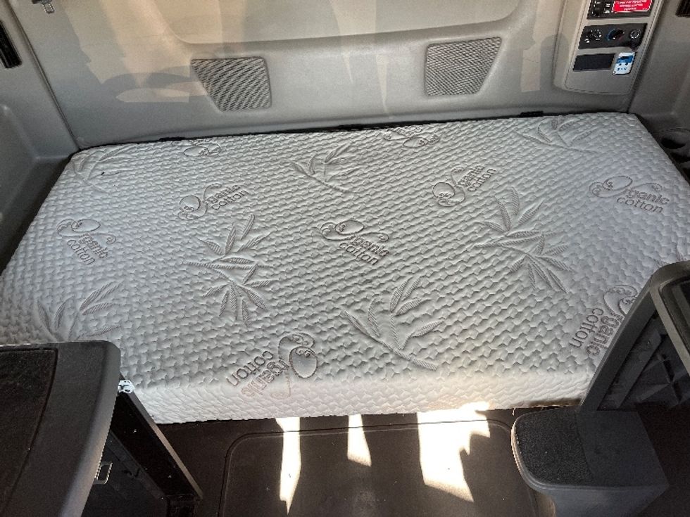 Sleeper Tractor-Heavy Duty Tractors-International-2023-LT625-El Paso-TX-798,240\n\t\tmiles-$ 34,750 - Image 17