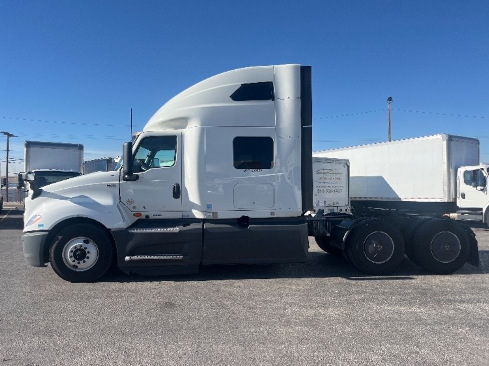 Sleeper Tractor-Heavy Duty Tractors-International-2023-LT625-El Paso-TX-798,240\n\t\tmiles-$ 34,750 - Image 4