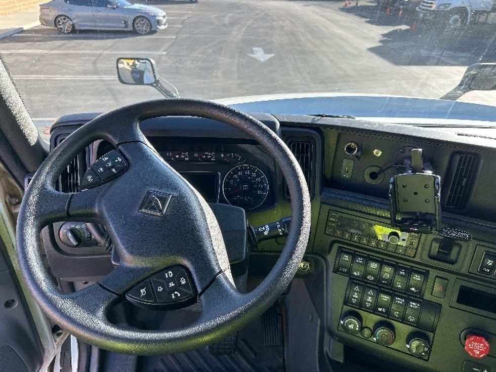 Sleeper Tractor-Heavy Duty Tractors-International-2023-LT625-Fontana-CA-511,277\n\t\tmiles-$ 61,750 - Image 11