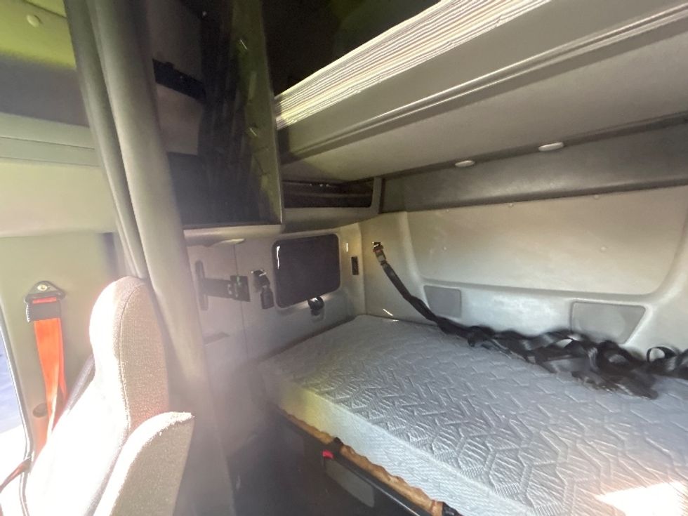 Sleeper Tractor-Heavy Duty Tractors-International-2023-LT625-Fontana-CA-511,277\n\t\tmiles-$ 61,750 - Image 18