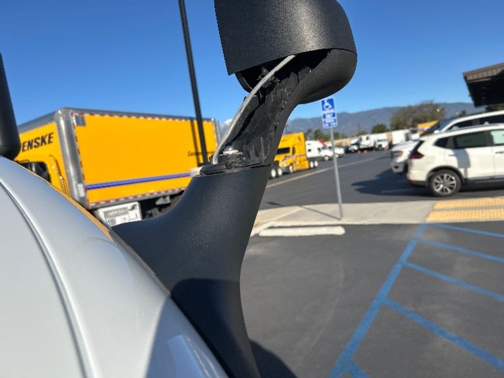 Sleeper Tractor-Heavy Duty Tractors-International-2023-LT625-Fontana-CA-511,277\n\t\tmiles-$ 61,750 - Image 23