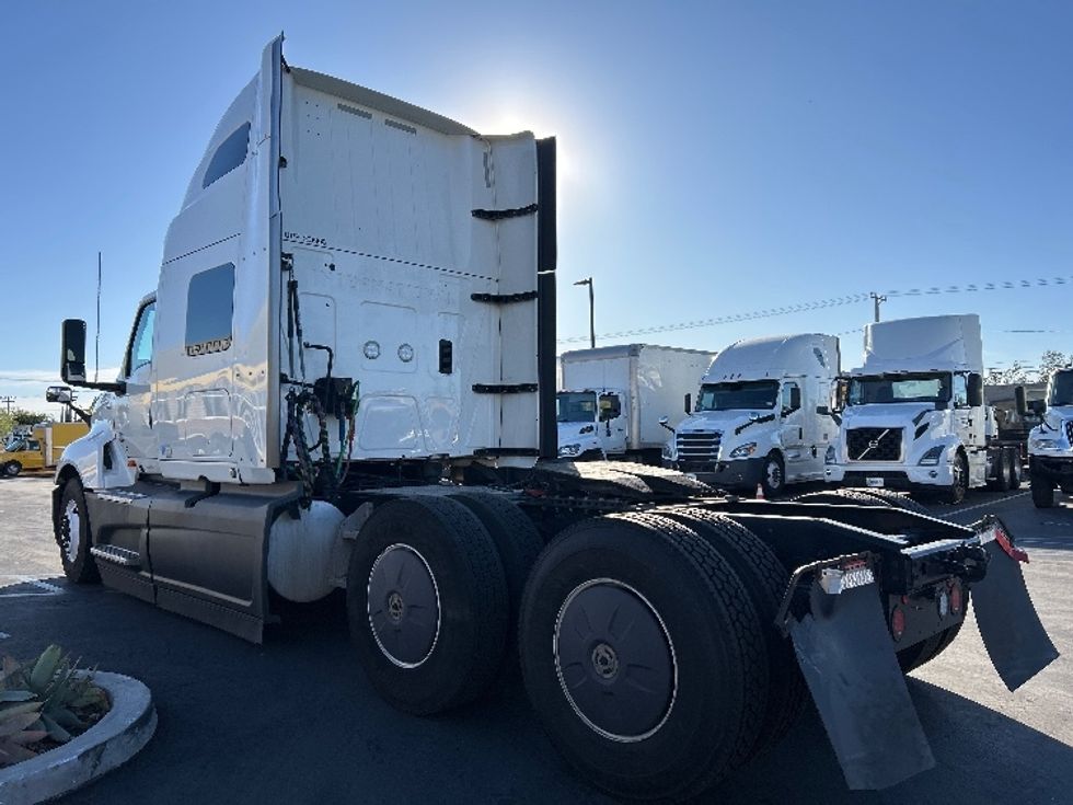 Sleeper Tractor-Heavy Duty Tractors-International-2023-LT625-Fontana-CA-511,277\n\t\tmiles-$ 61,750 - Image 5
