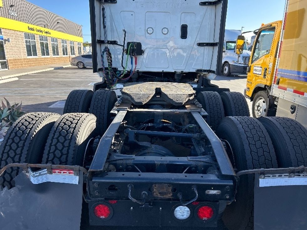 Sleeper Tractor-Heavy Duty Tractors-International-2023-LT625-Fontana-CA-511,277\n\t\tmiles-$ 61,750 - Image 6
