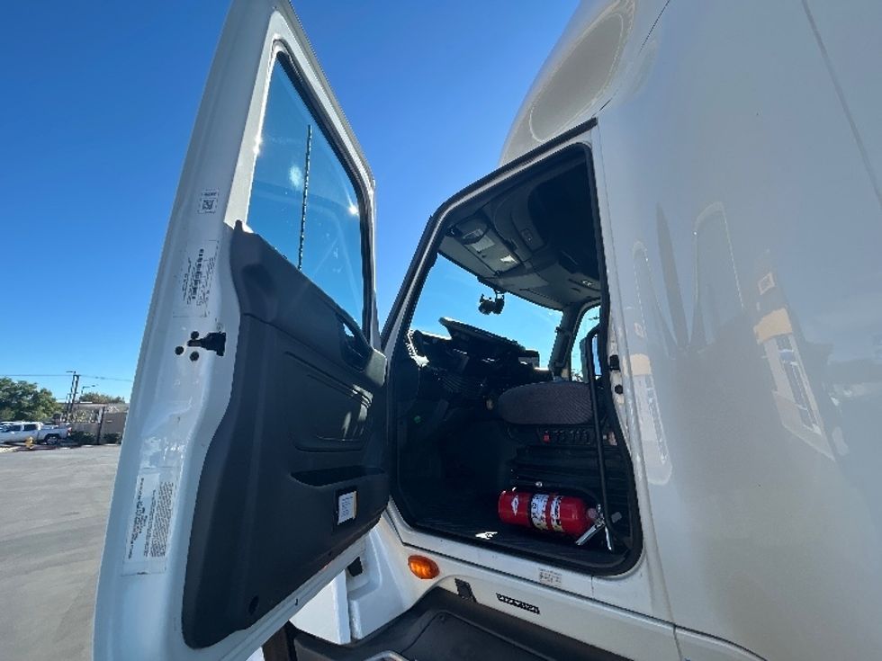 Sleeper Tractor-Heavy Duty Tractors-International-2023-LT625-Fontana-CA-512,936\n\t\tmiles-$ 63,750 - Image 10