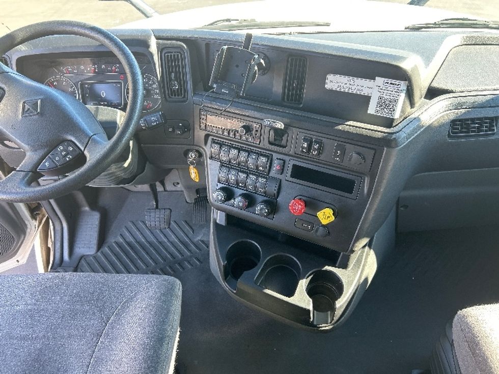 Sleeper Tractor-Heavy Duty Tractors-International-2023-LT625-Fontana-CA-512,936\n\t\tmiles-$ 63,750 - Image 12