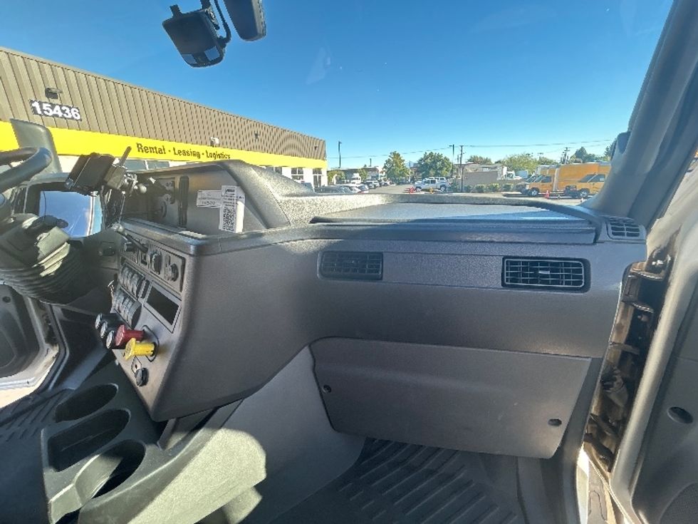 Sleeper Tractor-Heavy Duty Tractors-International-2023-LT625-Fontana-CA-512,936\n\t\tmiles-$ 63,750 - Image 14