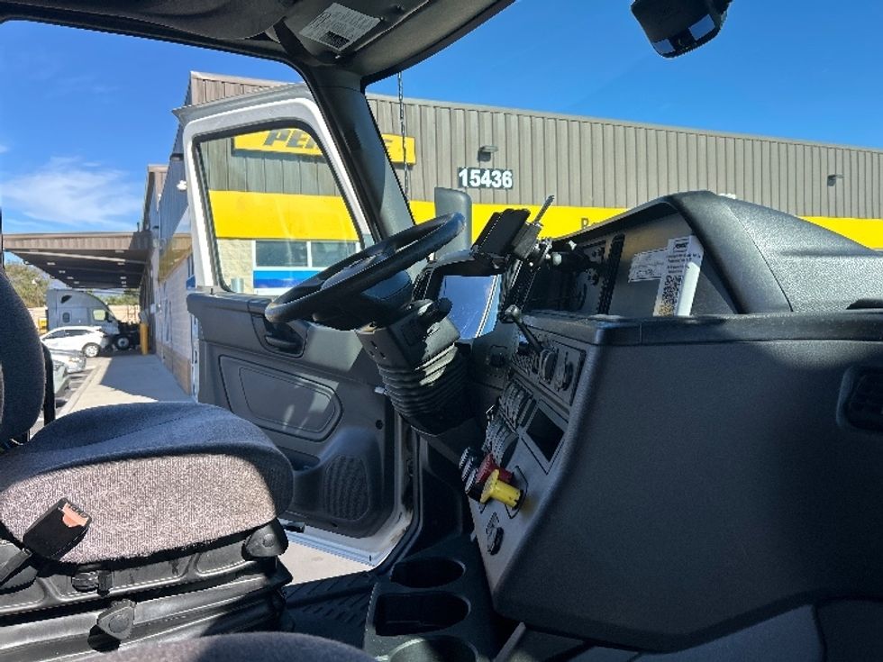 Sleeper Tractor-Heavy Duty Tractors-International-2023-LT625-Fontana-CA-512,936\n\t\tmiles-$ 63,750 - Image 15