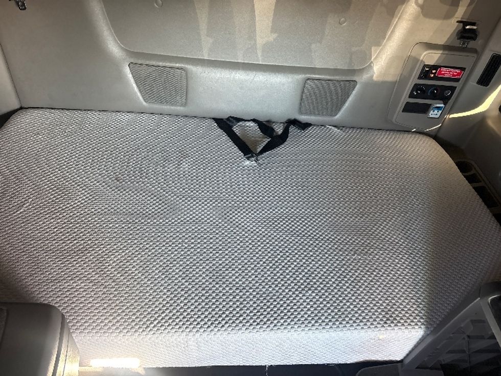 Sleeper Tractor-Heavy Duty Tractors-International-2023-LT625-Fontana-CA-512,936\n\t\tmiles-$ 63,750 - Image 17