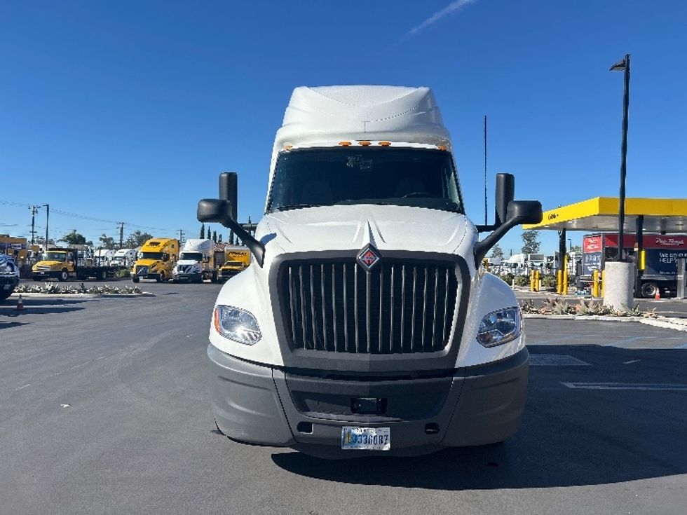 Sleeper Tractor-Heavy Duty Tractors-International-2023-LT625-Fontana-CA-512,936\n\t\tmiles-$ 63,750 - Image 2