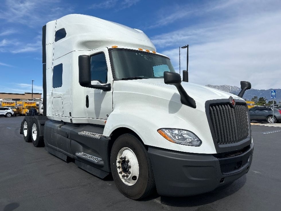 Sleeper Tractor-Heavy Duty Tractors-International-2023-LT625-Fontana-CA-535,015\n\t\tmiles-$ 59,000 - Image 1