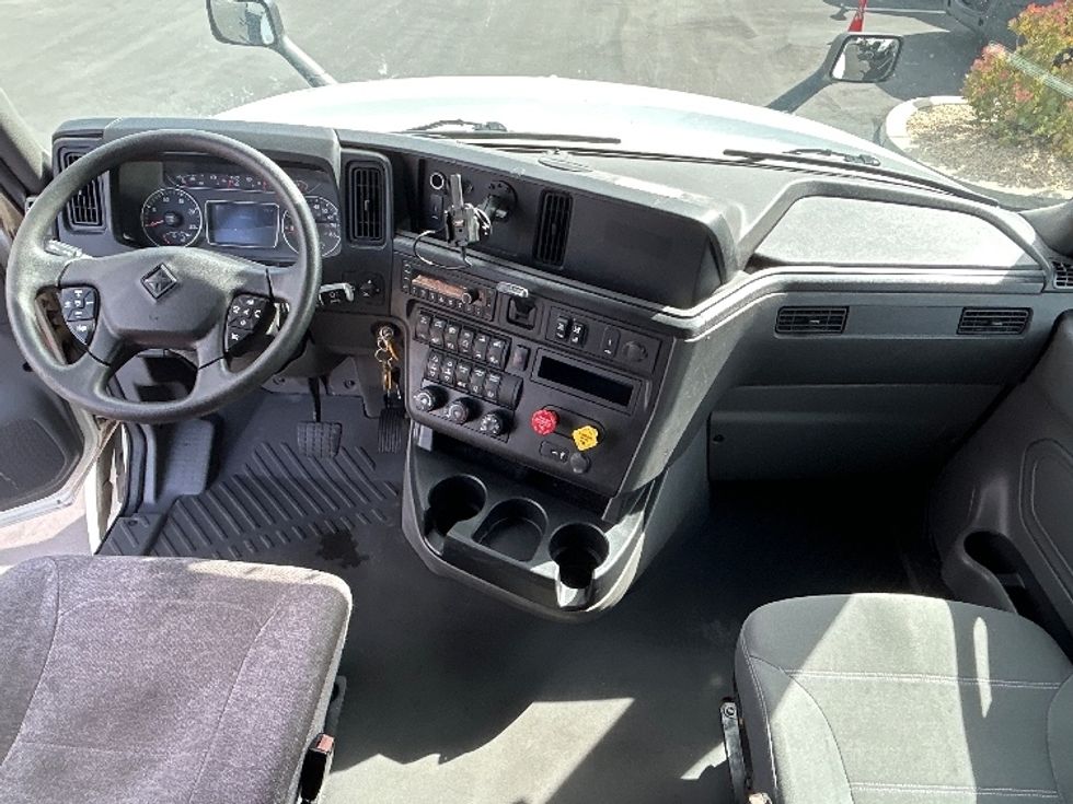 Sleeper Tractor-Heavy Duty Tractors-International-2023-LT625-Fontana-CA-535,015\n\t\tmiles-$ 59,000 - Image 12