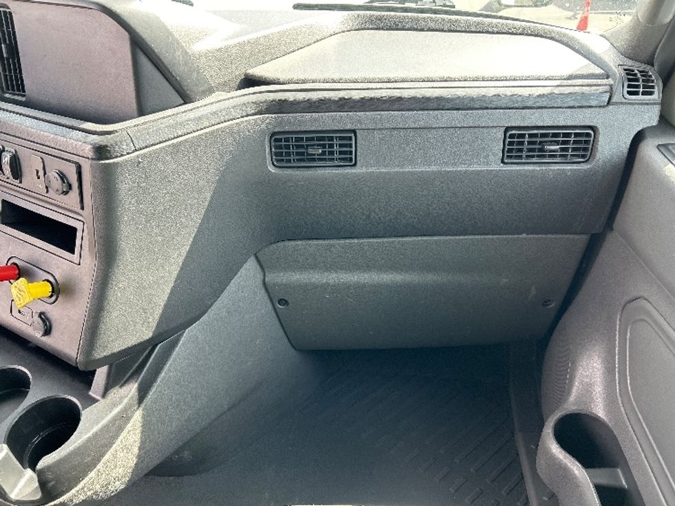 Sleeper Tractor-Heavy Duty Tractors-International-2023-LT625-Fontana-CA-535,015\n\t\tmiles-$ 59,000 - Image 14