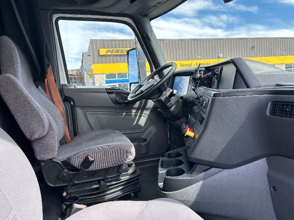 Sleeper Tractor-Heavy Duty Tractors-International-2023-LT625-Fontana-CA-535,015\n\t\tmiles-$ 59,000 - Image 15