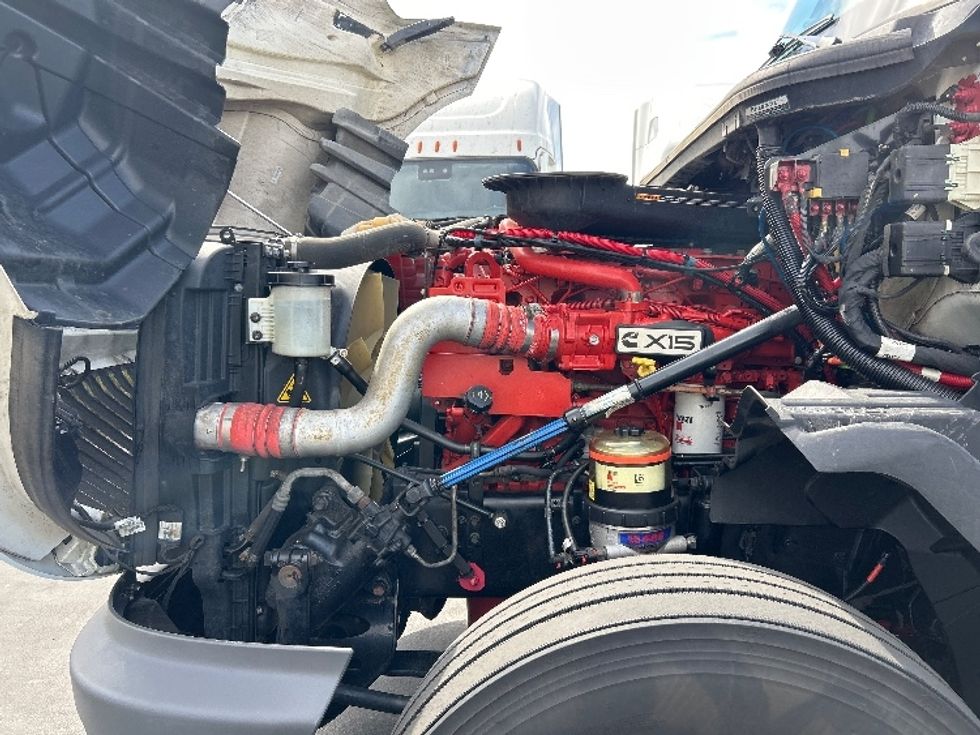 Sleeper Tractor-Heavy Duty Tractors-International-2023-LT625-Fontana-CA-535,015\n\t\tmiles-$ 59,000 - Image 21