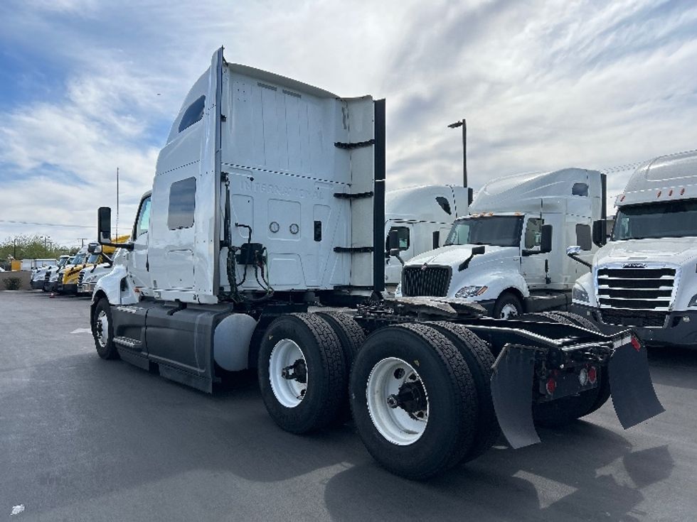 Sleeper Tractor-Heavy Duty Tractors-International-2023-LT625-Fontana-CA-535,015\n\t\tmiles-$ 59,000 - Image 5