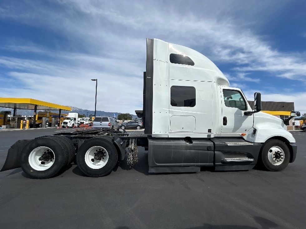 Sleeper Tractor-Heavy Duty Tractors-International-2023-LT625-Fontana-CA-535,015\n\t\tmiles-$ 59,000 - Image 8