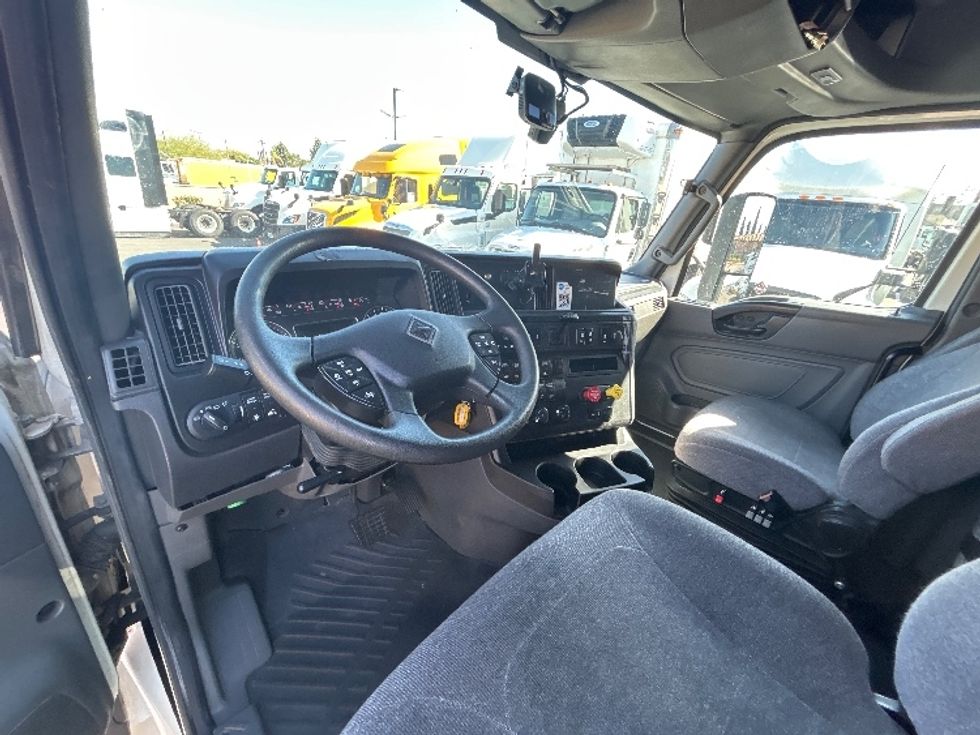 Sleeper Tractor-Heavy Duty Tractors-International-2023-LT625-Fontana-CA-543,628\n\t\tmiles-$ 58,250 - Image 10