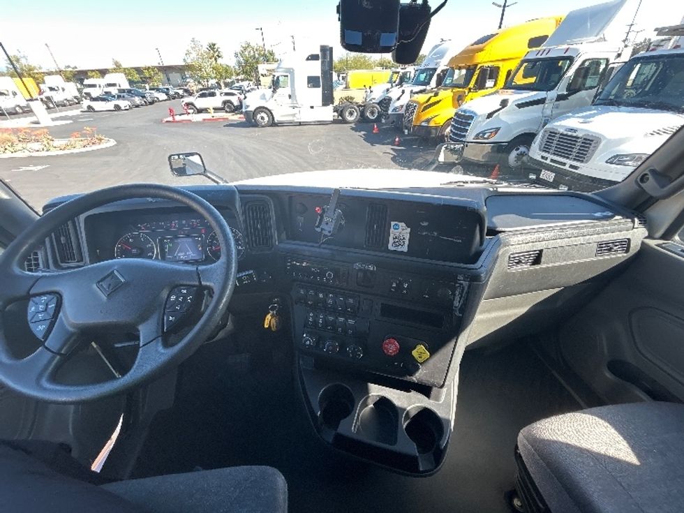 Sleeper Tractor-Heavy Duty Tractors-International-2023-LT625-Fontana-CA-543,628\n\t\tmiles-$ 58,250 - Image 12