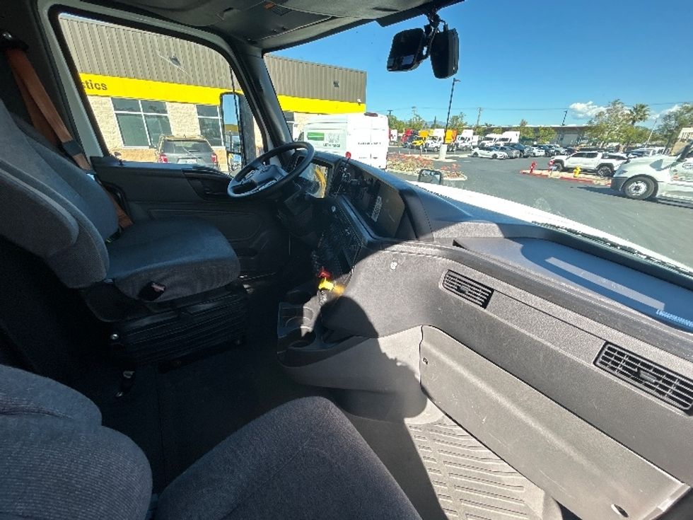 Sleeper Tractor-Heavy Duty Tractors-International-2023-LT625-Fontana-CA-543,628\n\t\tmiles-$ 58,250 - Image 15