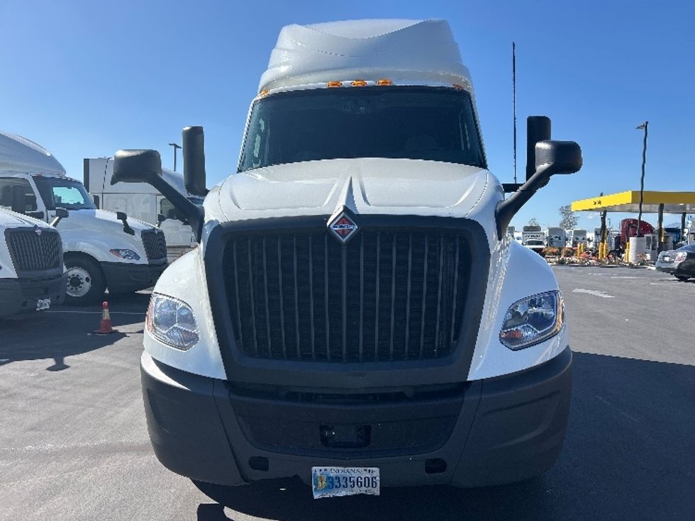 Sleeper Tractor-Heavy Duty Tractors-International-2023-LT625-Fontana-CA-543,628\n\t\tmiles-$ 58,250 - Image 2