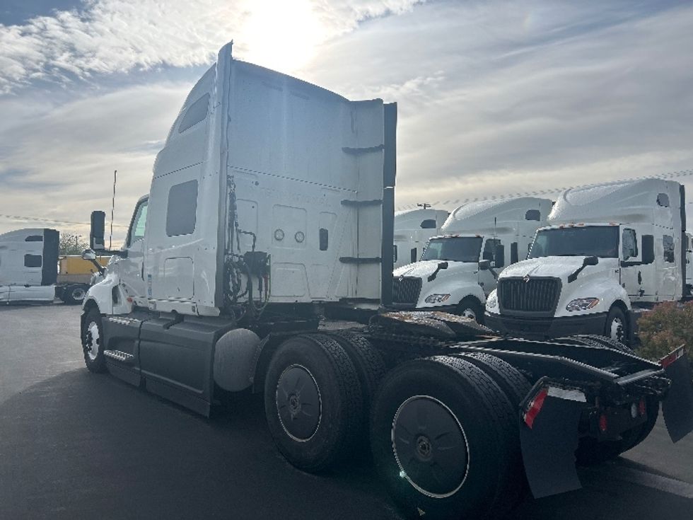 Sleeper Tractor-Heavy Duty Tractors-International-2023-LT625-Fontana-CA-543,628\n\t\tmiles-$ 58,250 - Image 5