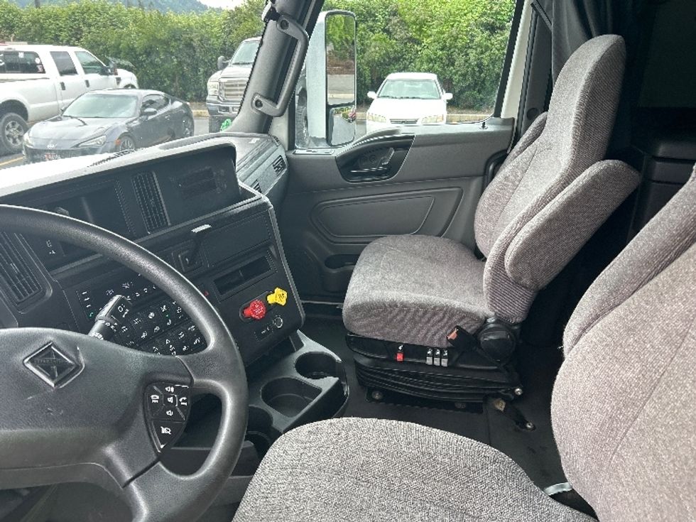 Sleeper Tractor-Heavy Duty Tractors-International-2023-LT625-Fontana-CA-546,351\n\t\tmiles-$ 73,750 - Image 10