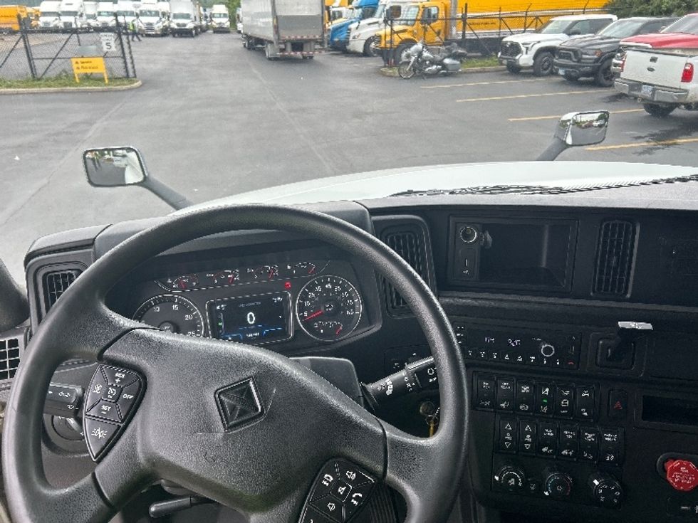 Sleeper Tractor-Heavy Duty Tractors-International-2023-LT625-Fontana-CA-546,351\n\t\tmiles-$ 73,750 - Image 11