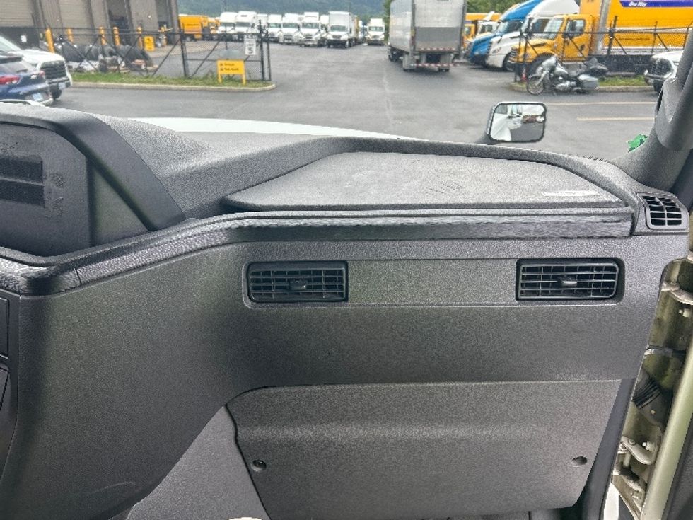 Sleeper Tractor-Heavy Duty Tractors-International-2023-LT625-Fontana-CA-546,351\n\t\tmiles-$ 73,750 - Image 14