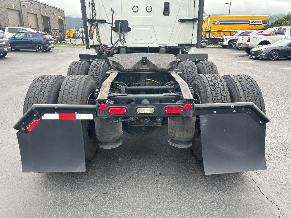 Sleeper Tractor-Heavy Duty Tractors-International-2023-LT625-Fontana-CA-546,351\n\t\tmiles-$ 73,750 - Image 6