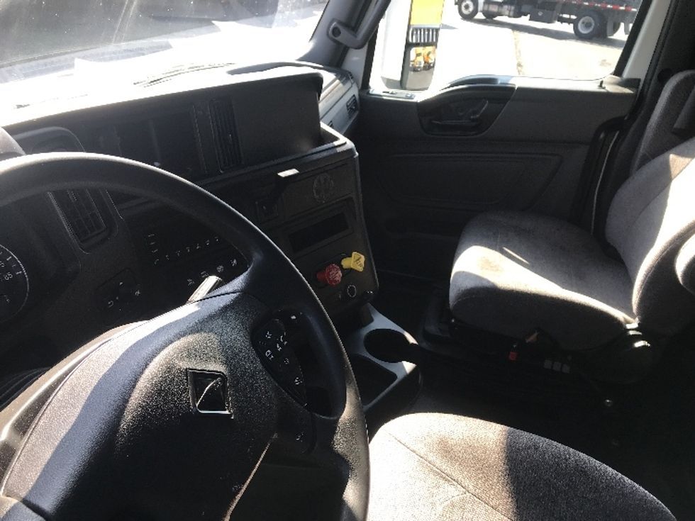 Sleeper Tractor-Heavy Duty Tractors-International-2023-LT625-Fontana-CA-552,029\n\t\tmiles-$ 77,250 - Image 10