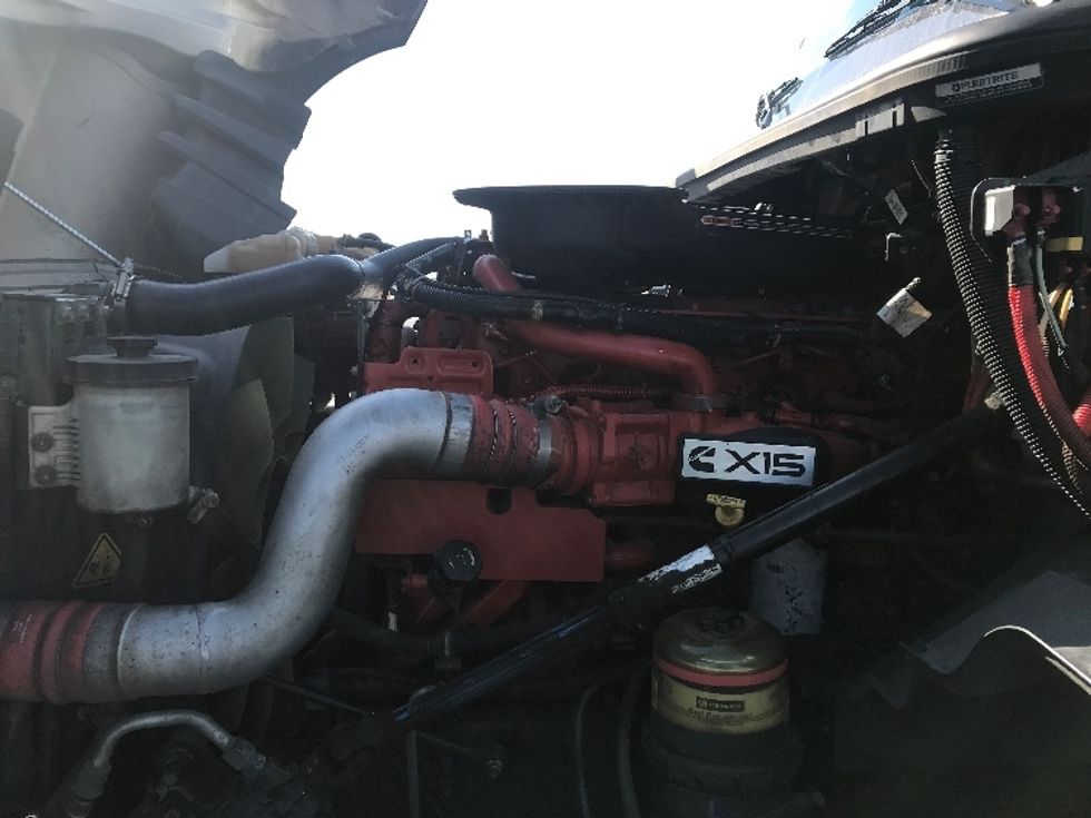 Sleeper Tractor-Heavy Duty Tractors-International-2023-LT625-Fontana-CA-552,029\n\t\tmiles-$ 77,250 - Image 21