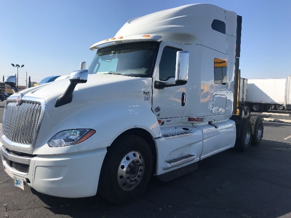 Sleeper Tractor-Heavy Duty Tractors-International-2023-LT625-Fontana-CA-552,029\n\t\tmiles-$ 77,250 - Image 3