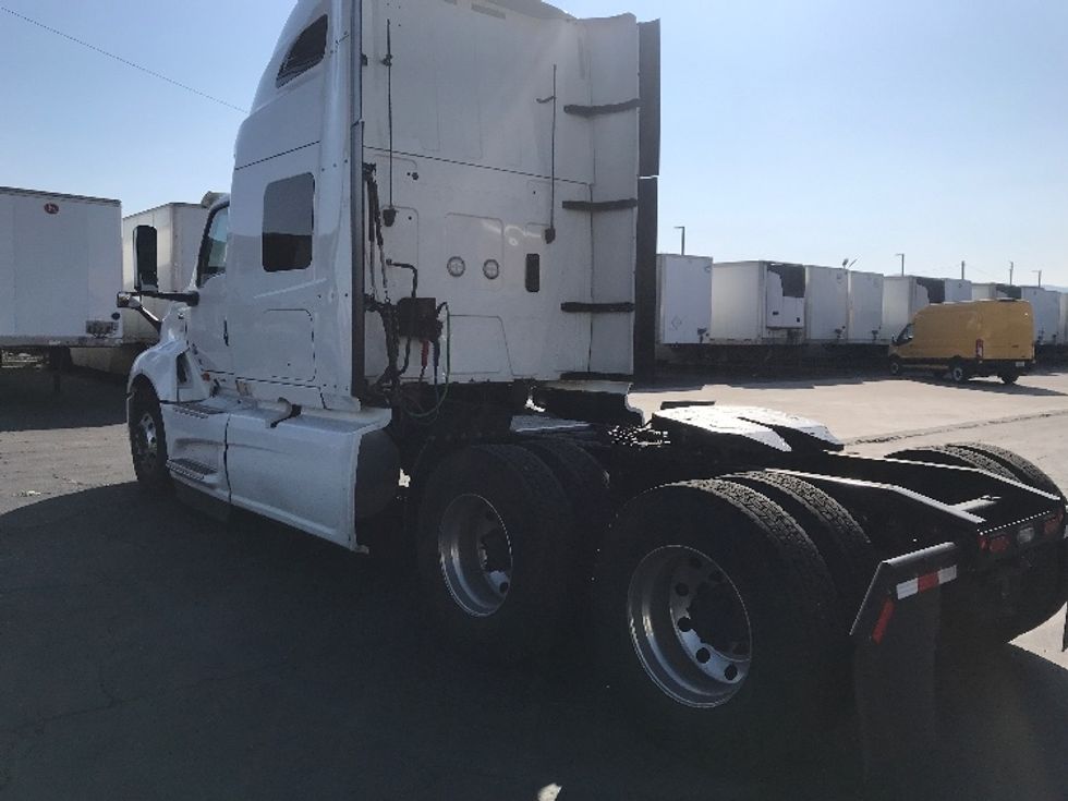 Sleeper Tractor-Heavy Duty Tractors-International-2023-LT625-Fontana-CA-552,029\n\t\tmiles-$ 77,250 - Image 5