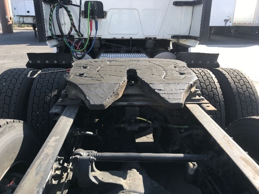 Sleeper Tractor-Heavy Duty Tractors-International-2023-LT625-Fontana-CA-552,029\n\t\tmiles-$ 77,250 - Image 6