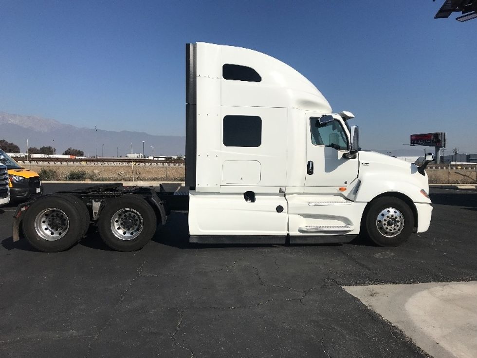 Sleeper Tractor-Heavy Duty Tractors-International-2023-LT625-Fontana-CA-552,029\n\t\tmiles-$ 77,250 - Image 8