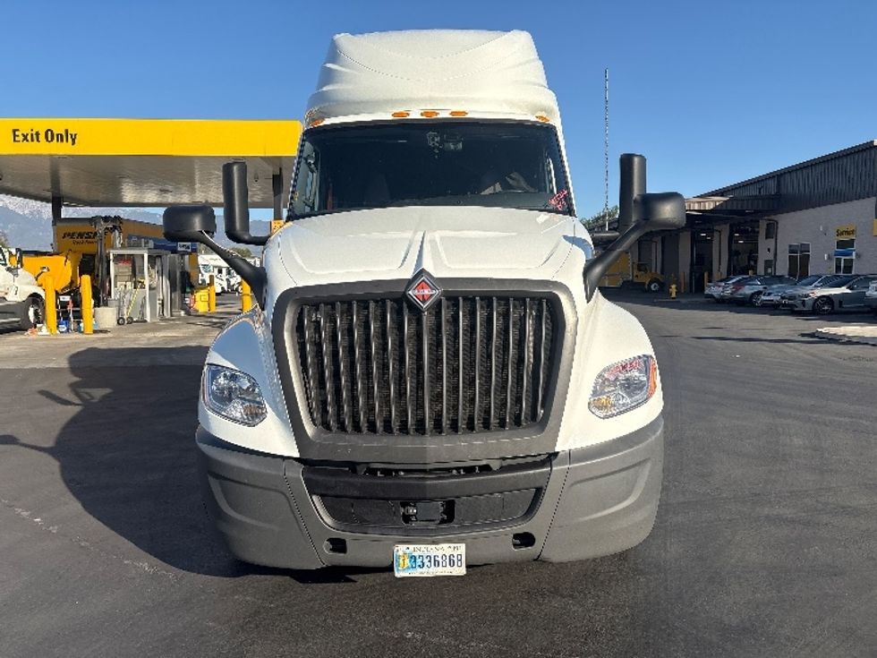 Sleeper Tractor-Heavy Duty Tractors-International-2023-LT625-Fontana-CA-617,245\n\t\tmiles-$ 52,500 - Image 2