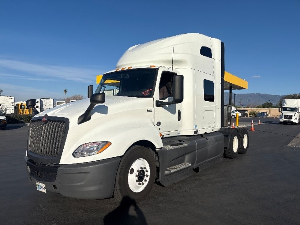 Sleeper Tractor-Heavy Duty Tractors-International-2023-LT625-Fontana-CA-617,245\n\t\tmiles-$ 52,500 - Image 3