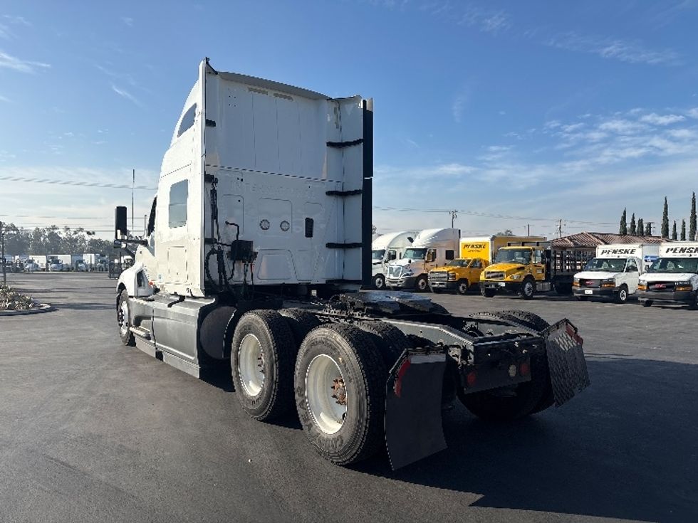 Sleeper Tractor-Heavy Duty Tractors-International-2023-LT625-Fontana-CA-617,245\n\t\tmiles-$ 52,500 - Image 5