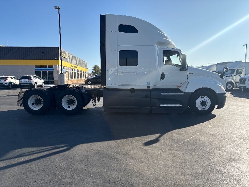 Sleeper Tractor-Heavy Duty Tractors-International-2023-LT625-Fontana-CA-617,245\n\t\tmiles-$ 52,500 - Image 8