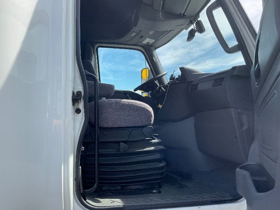 Sleeper Tractor-Heavy Duty Tractors-International-2023-LT625-Fontana-CA-624,610\n\t\tmiles-$ 49,250 - Image 14