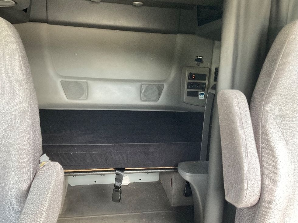 Sleeper Tractor-Heavy Duty Tractors-International-2023-LT625-Fontana-CA-624,610\n\t\tmiles-$ 49,250 - Image 15