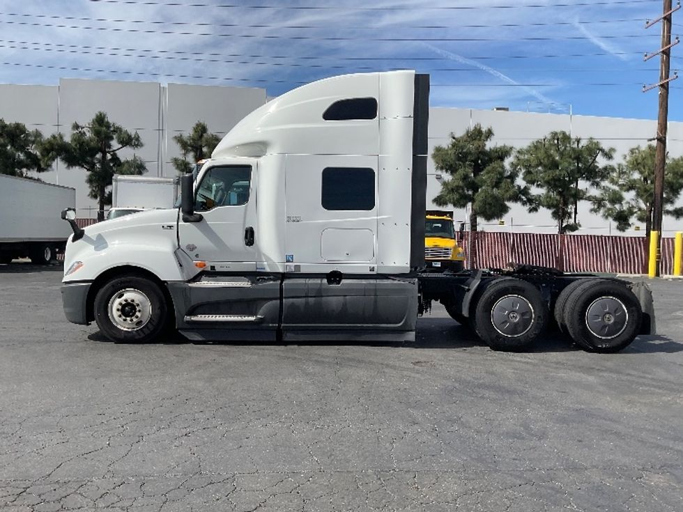 Sleeper Tractor-Heavy Duty Tractors-International-2023-LT625-Fontana-CA-624,610\n\t\tmiles-$ 49,250 - Image 4