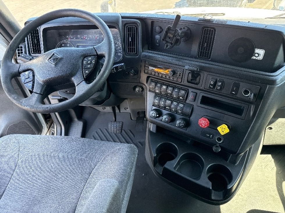 Sleeper Tractor-Heavy Duty Tractors-International-2023-LT625-Fontana-CA-627,086\n\t\tmiles-$ 49,000 - Image 12