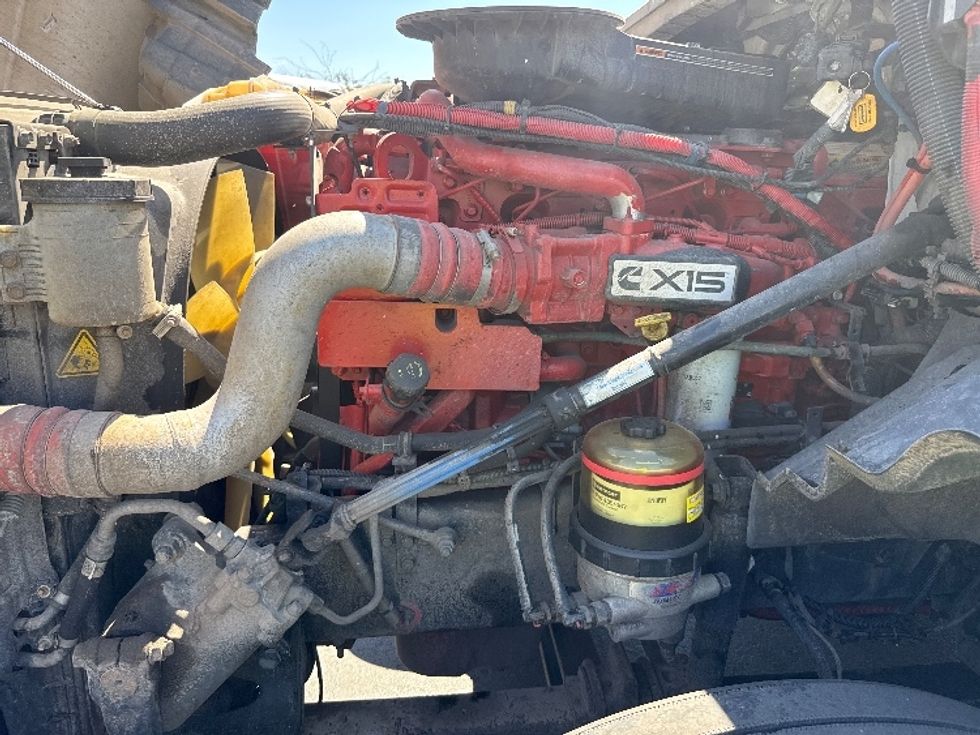 Sleeper Tractor-Heavy Duty Tractors-International-2023-LT625-Fontana-CA-627,086\n\t\tmiles-$ 49,000 - Image 21